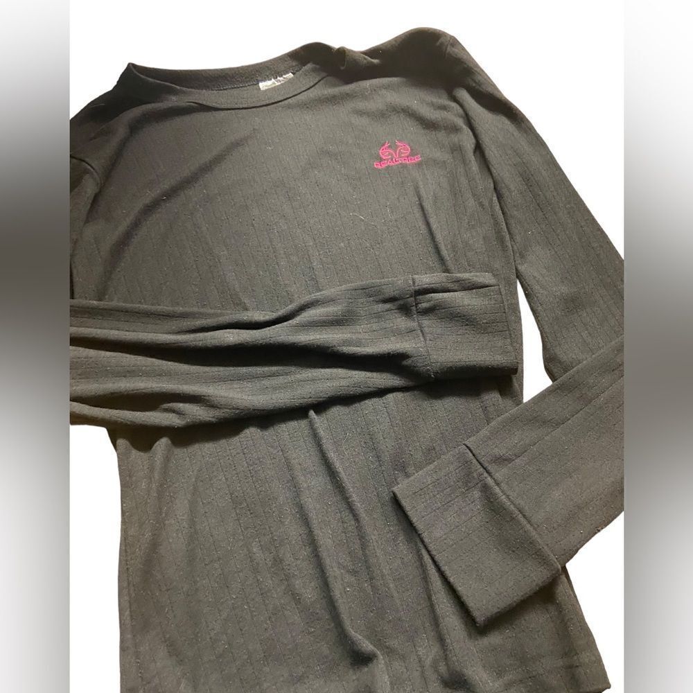 Real tree long sleeved size XL black ladies t shirt excellent condition